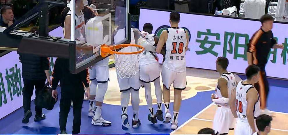 包含集结日突围战来临，广州队围绕CBA常规赛再遭质疑，球迷炸锅，控场能力受关注的词条KAIYUN SPORTS
